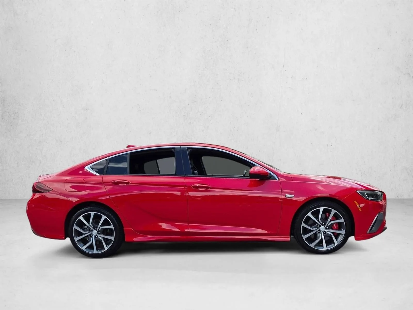 2018 Buick Regal Sportback GS AWD photo 4