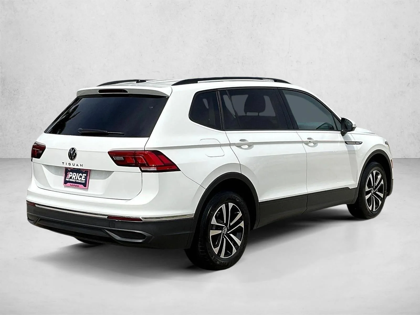 2024 Volkswagen Tiguan 2.0T S FWD photo 2