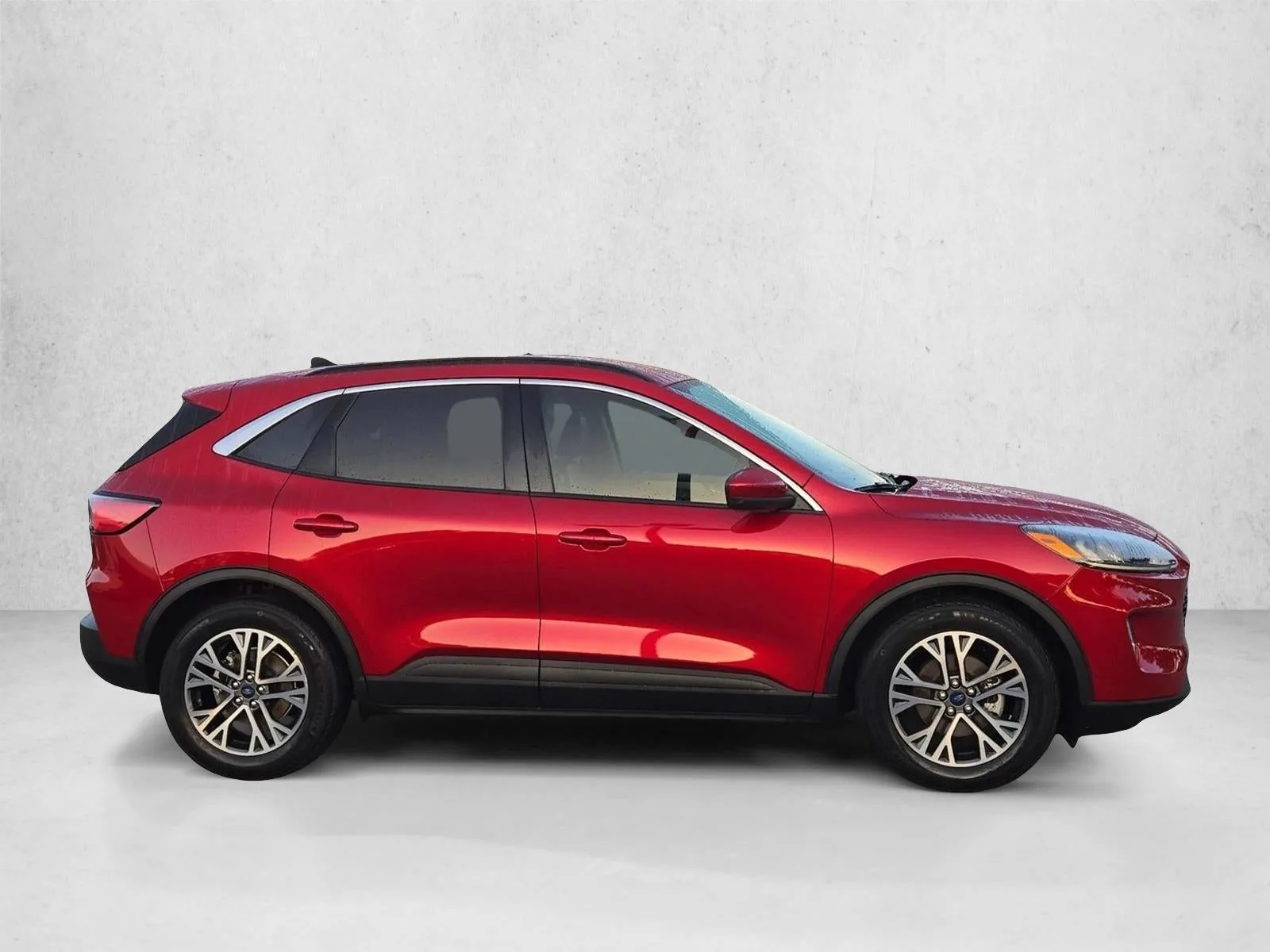 2020 Ford Escape SEL FWD photo 4