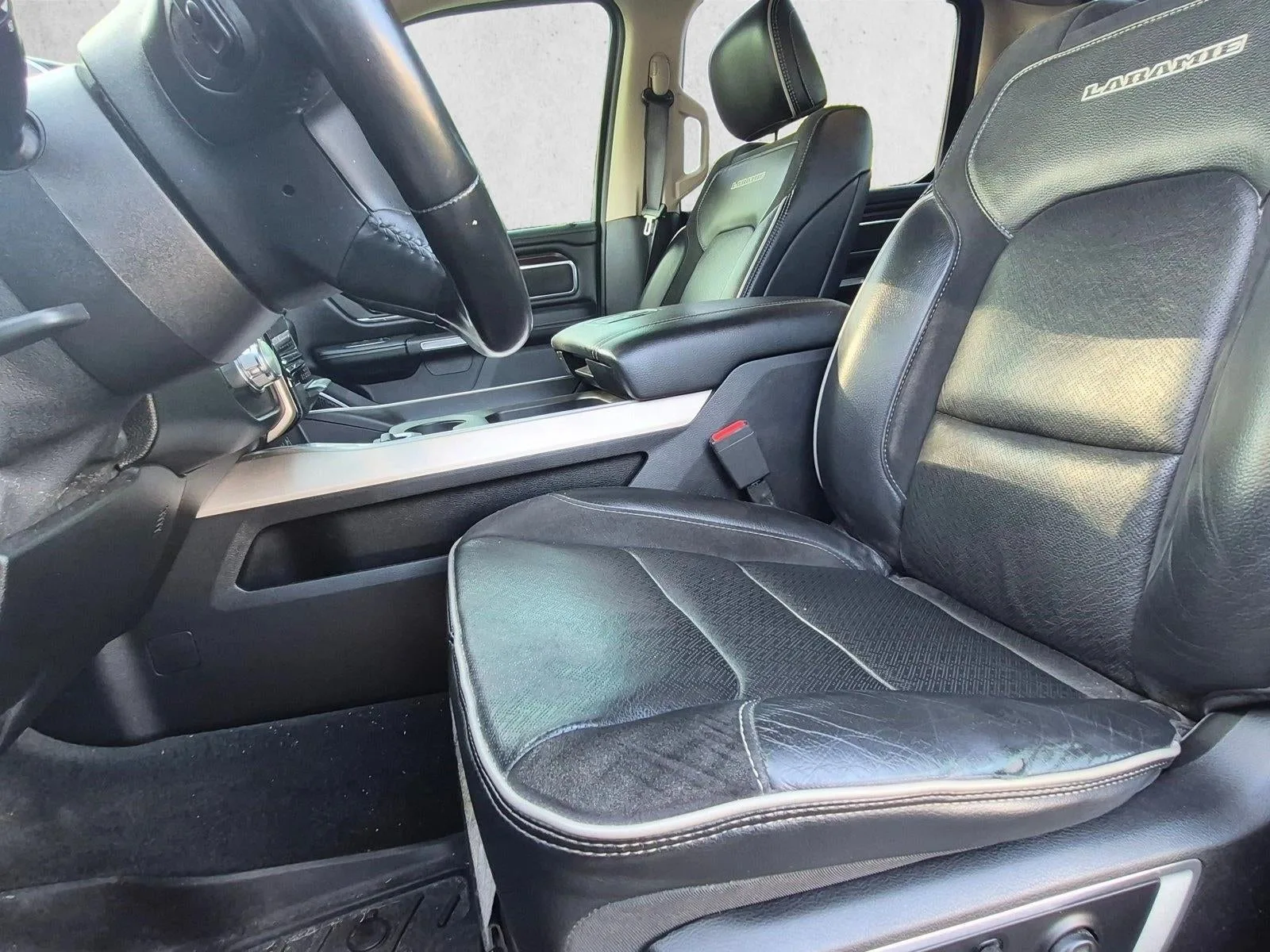 2021 RAM 1500 Laramie 4x2 Crew Cab 5'7" Box photo 11
