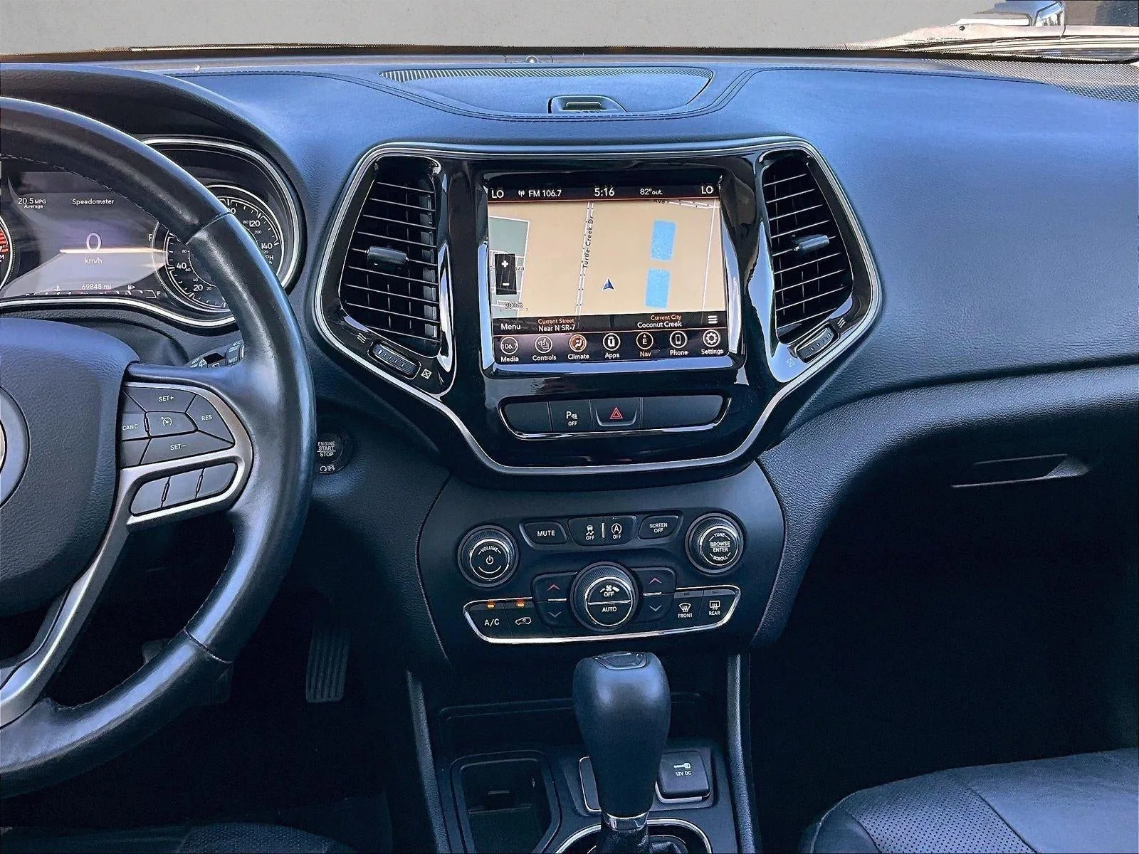 2020 Jeep Cherokee Limited FWD photo 8