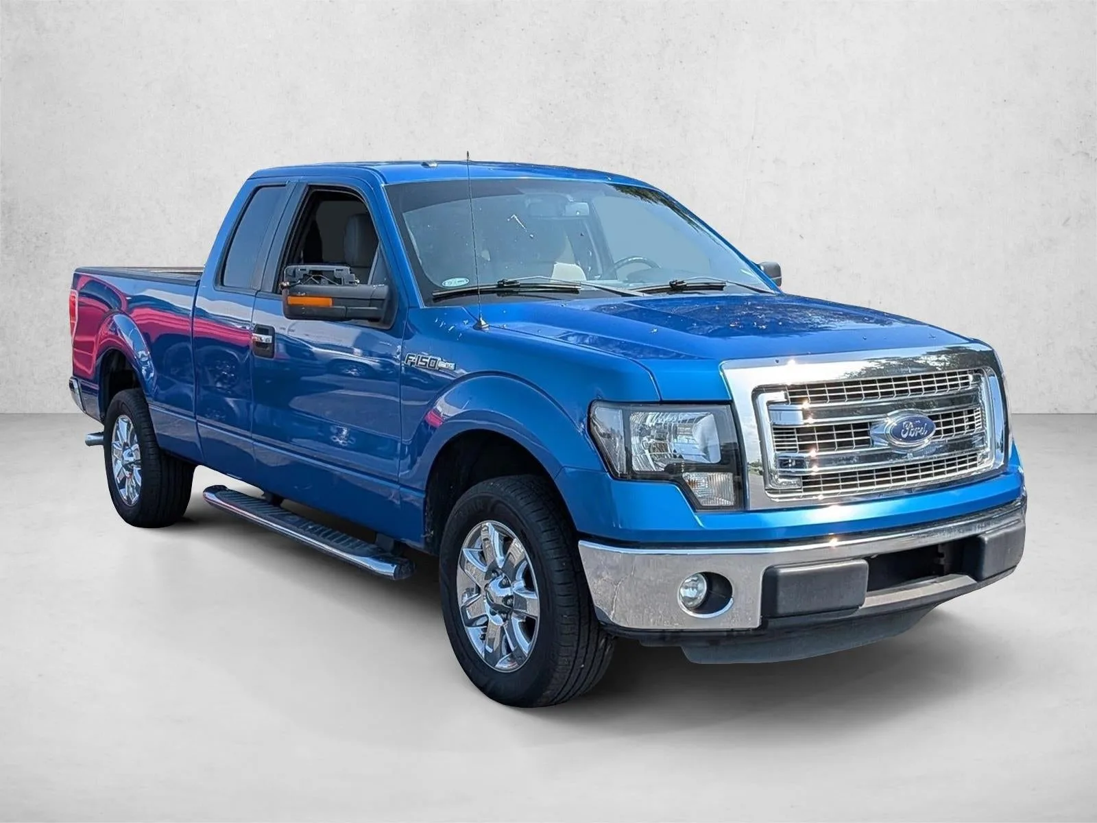 2013 Ford F-150 2WD SuperCab 6-1/2 Ft Box XLT photo 4