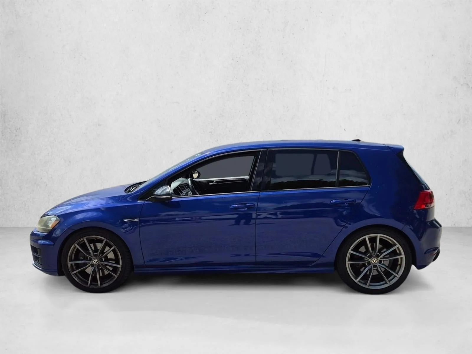 2017 Volkswagen Golf R Base photo 6