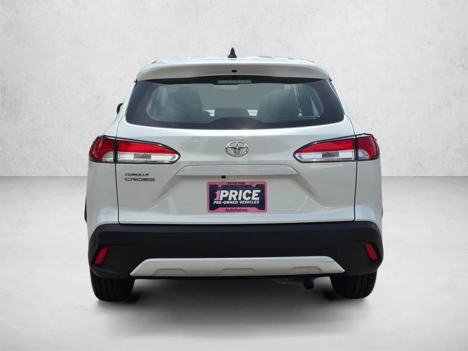 2023 Toyota Corolla Cross L 2WD (Natl) photo 6