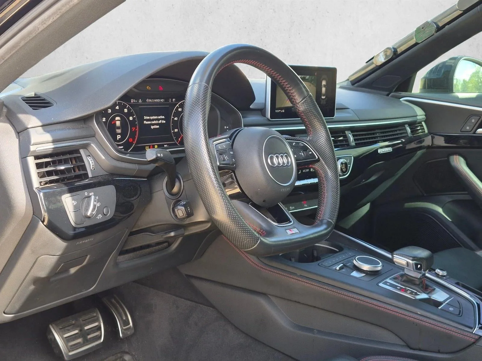 2019 Audi A4 Premium Plus 45 TFSI quattro photo 2