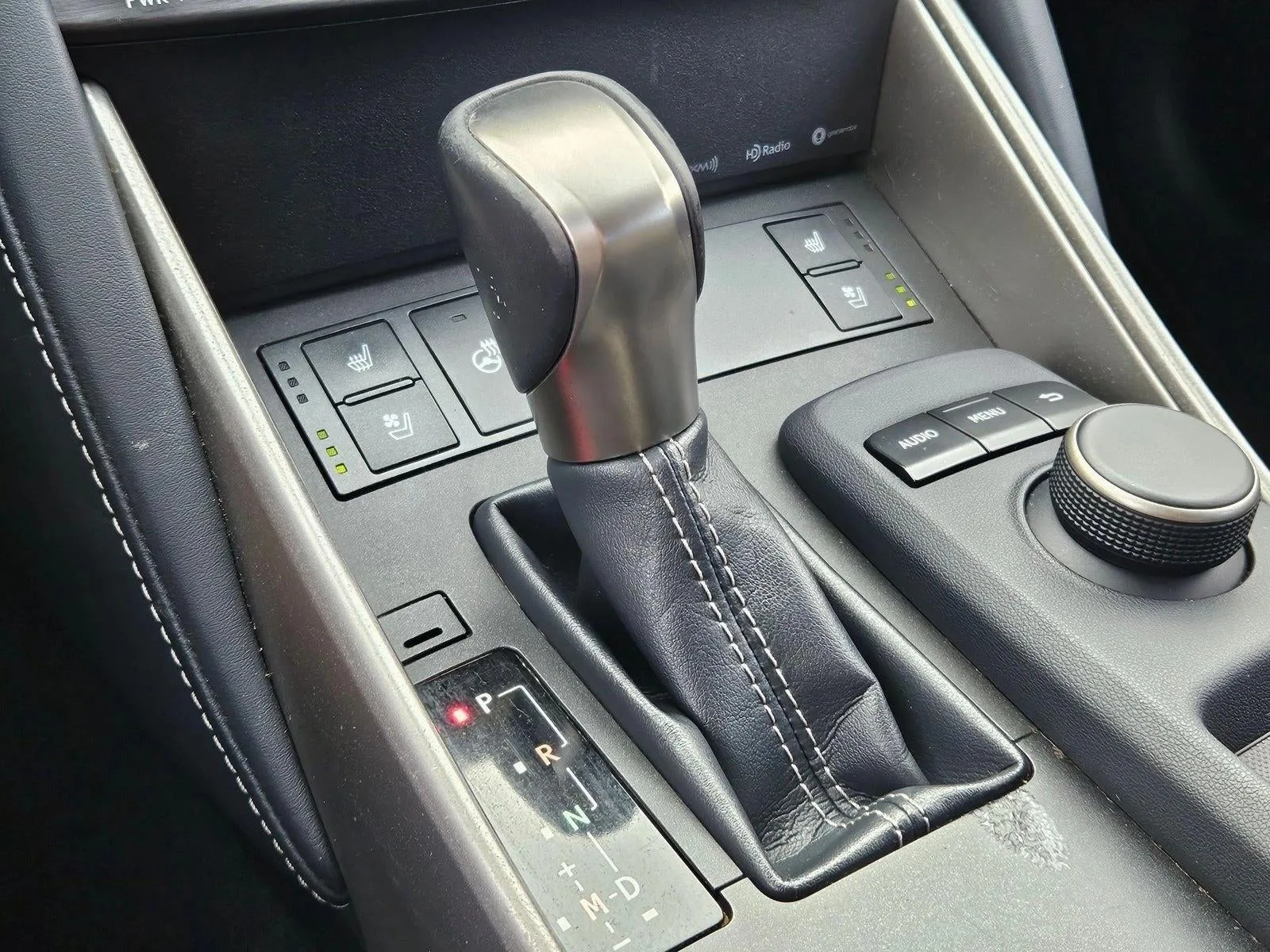 2019 Lexus IS 300 RWD photo 11