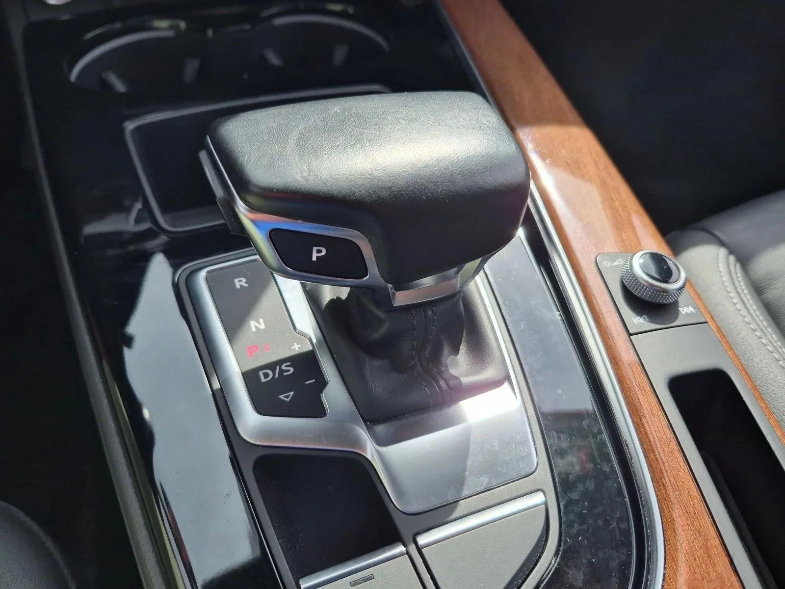 2022 Audi A4 Sedan Premium 40 TFSI quattro photo 11