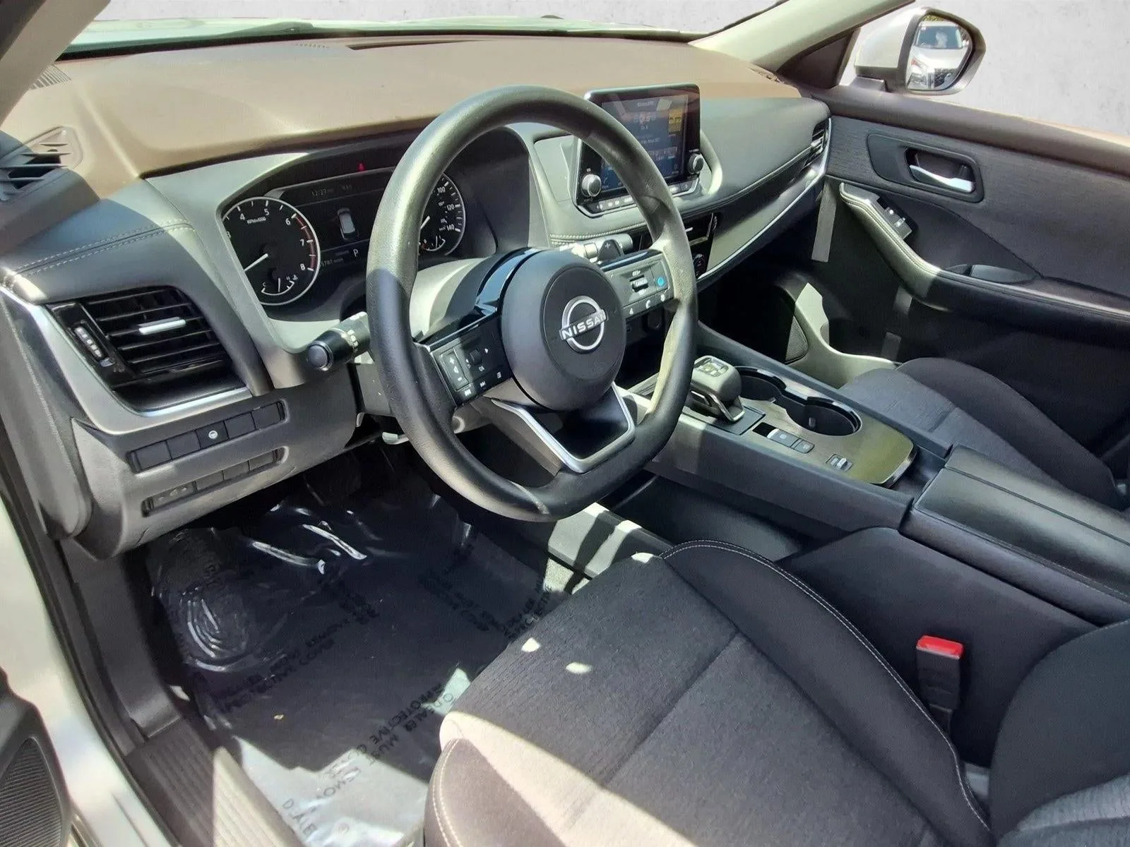 2022 Nissan Rogue FWD SV photo 10