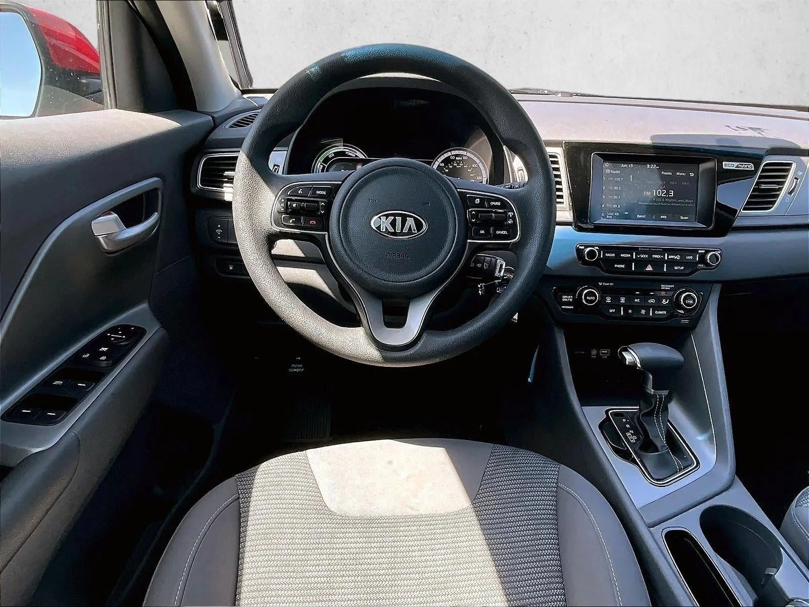 2017 Kia Niro FE photo 5