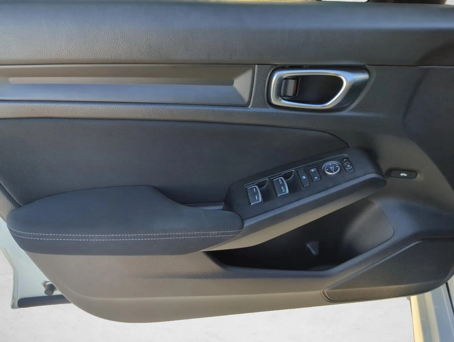 2023 Honda Civic Sedan Sport CVT photo 9