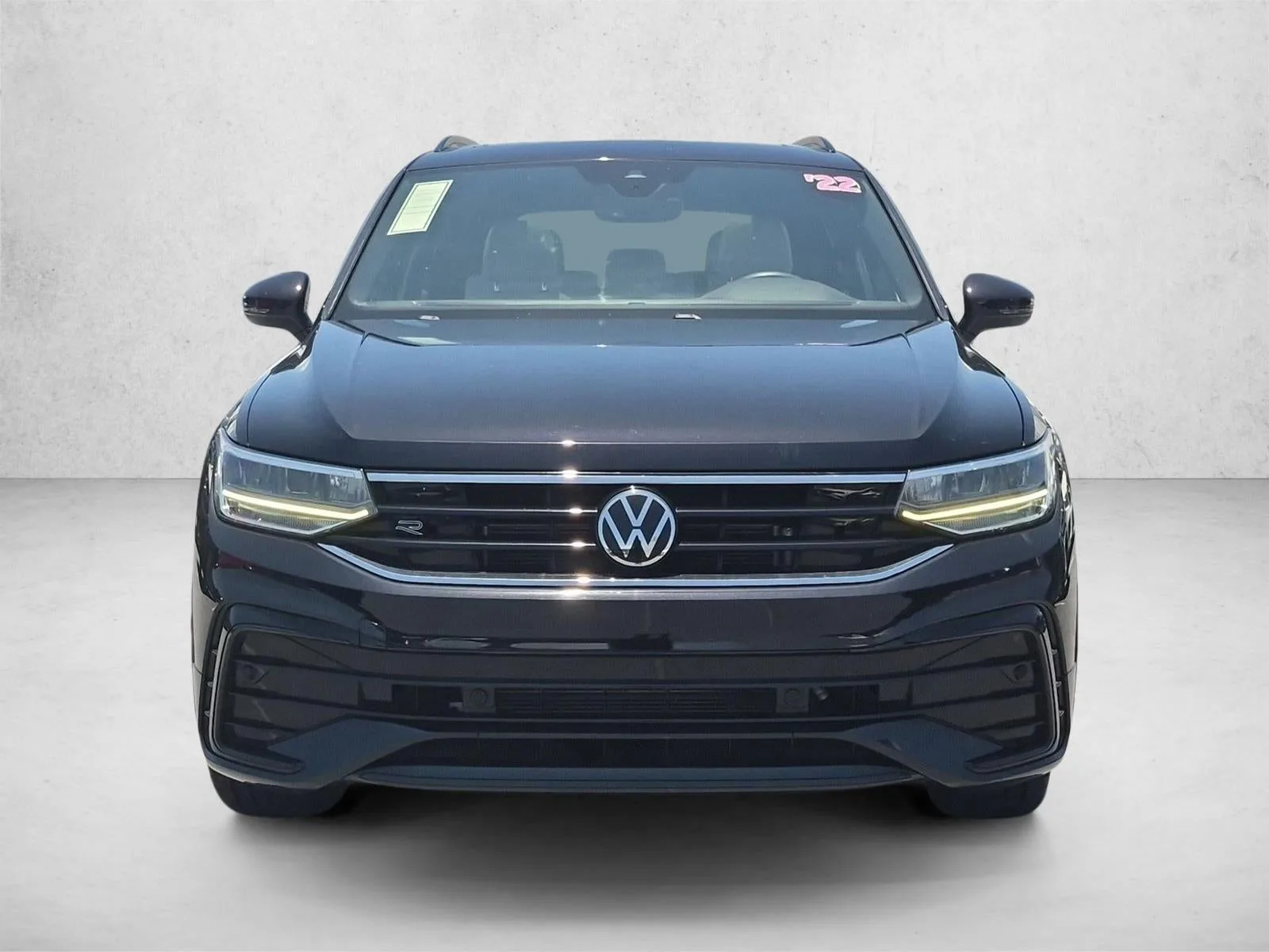 2022 Volkswagen Tiguan 2.0T SE R-Line Black FWD photo 2