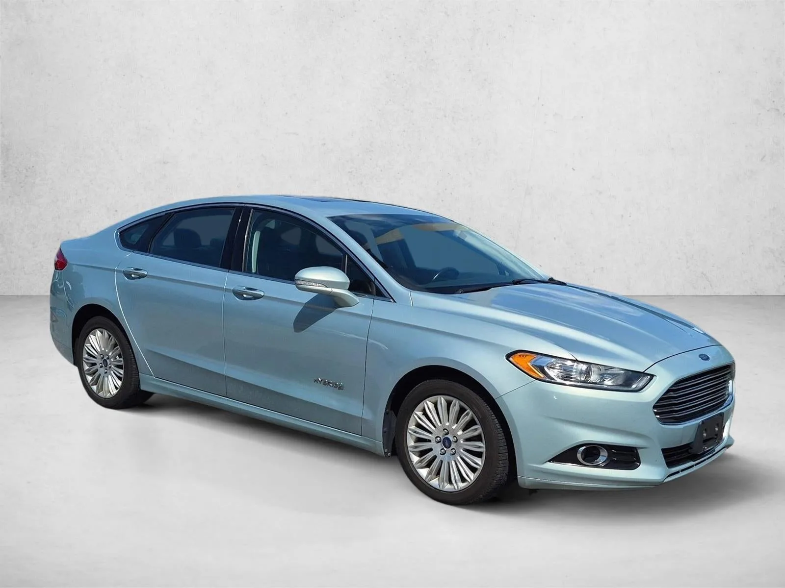 2014 Ford Fusion 4dr Sdn SE Hybrid FWD photo 3