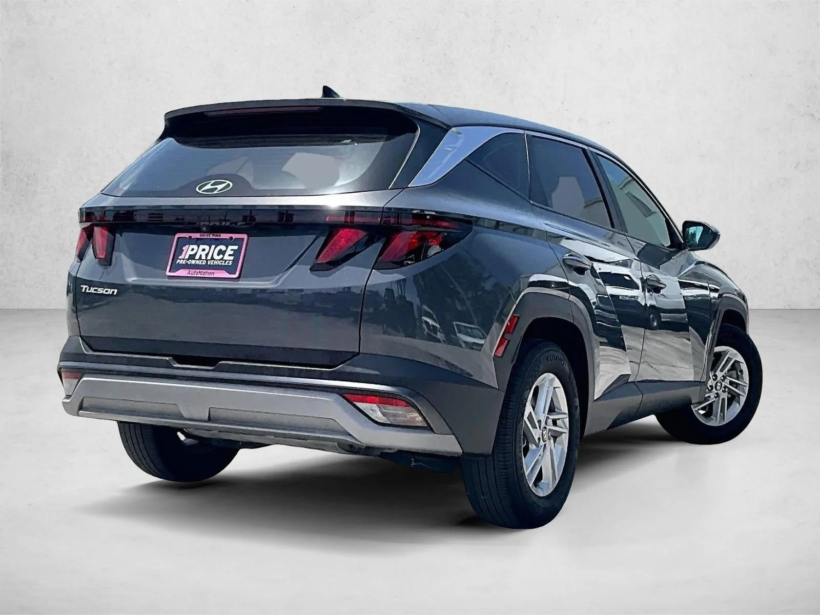 2025 Hyundai Tucson SE photo 2