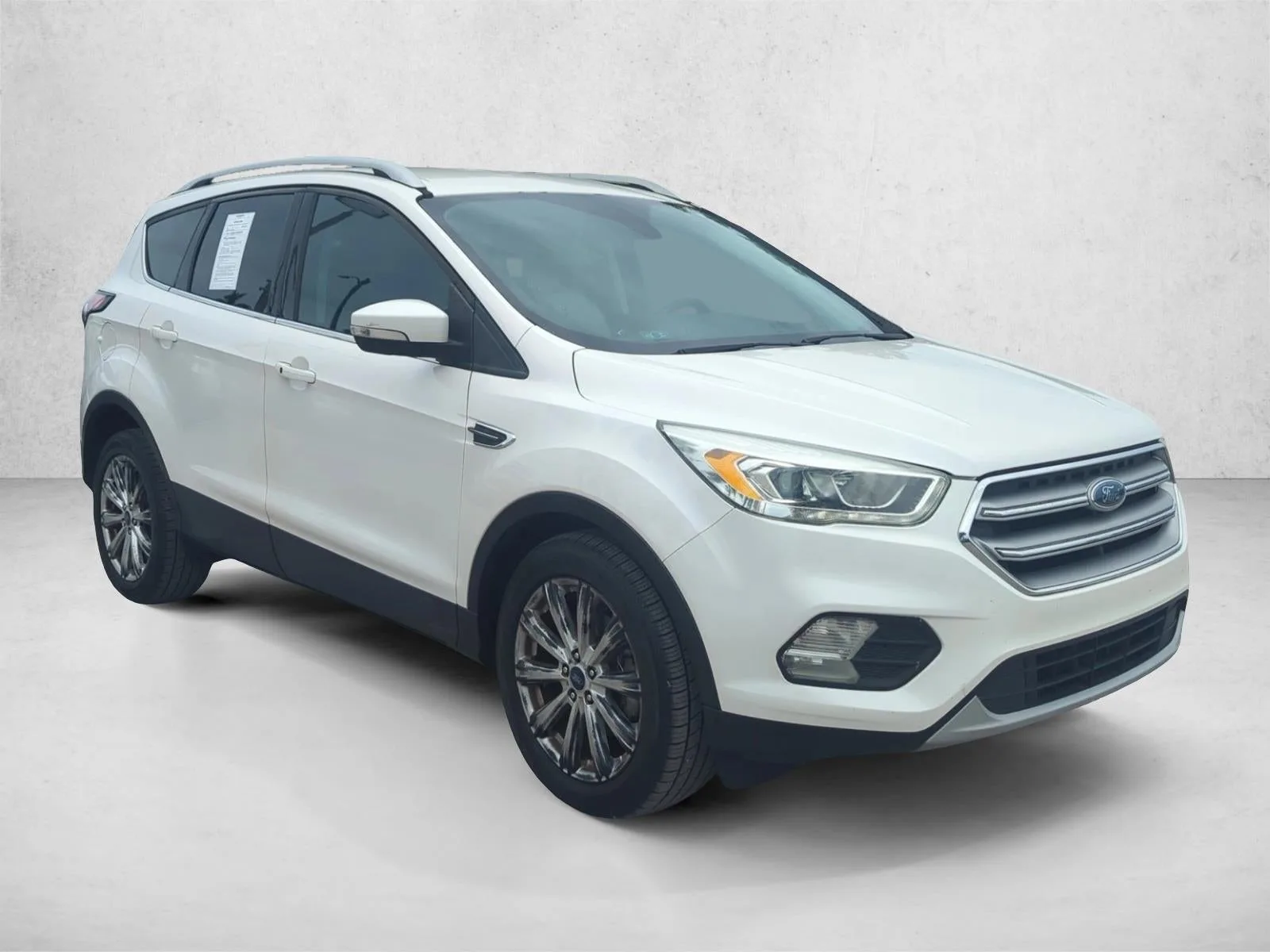 2017 Ford Escape Titanium FWD photo 3