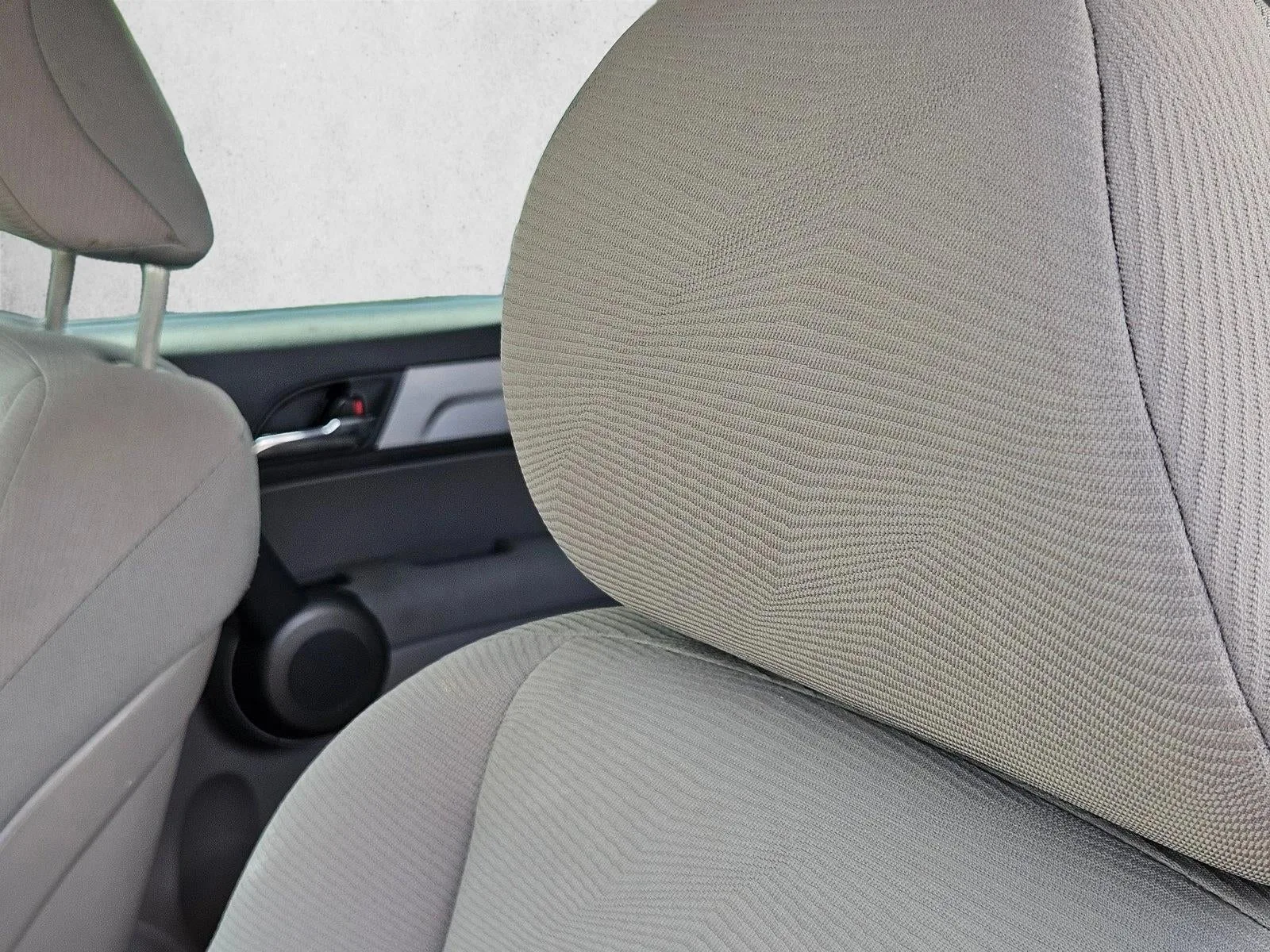 2011 Honda CR-V LX 2WD photo 9