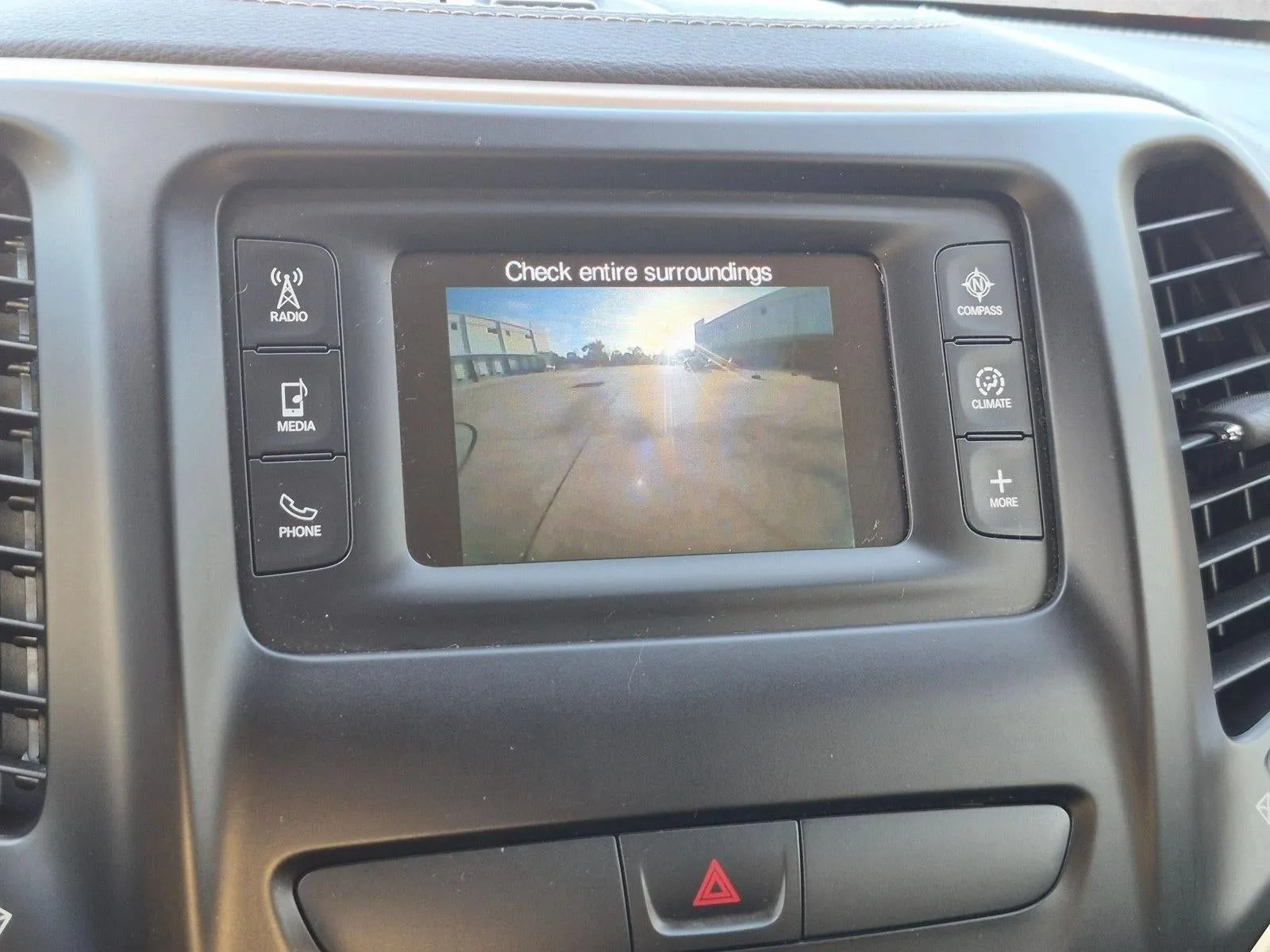 2016 Jeep Cherokee 4WD 4dr Latitude photo 12