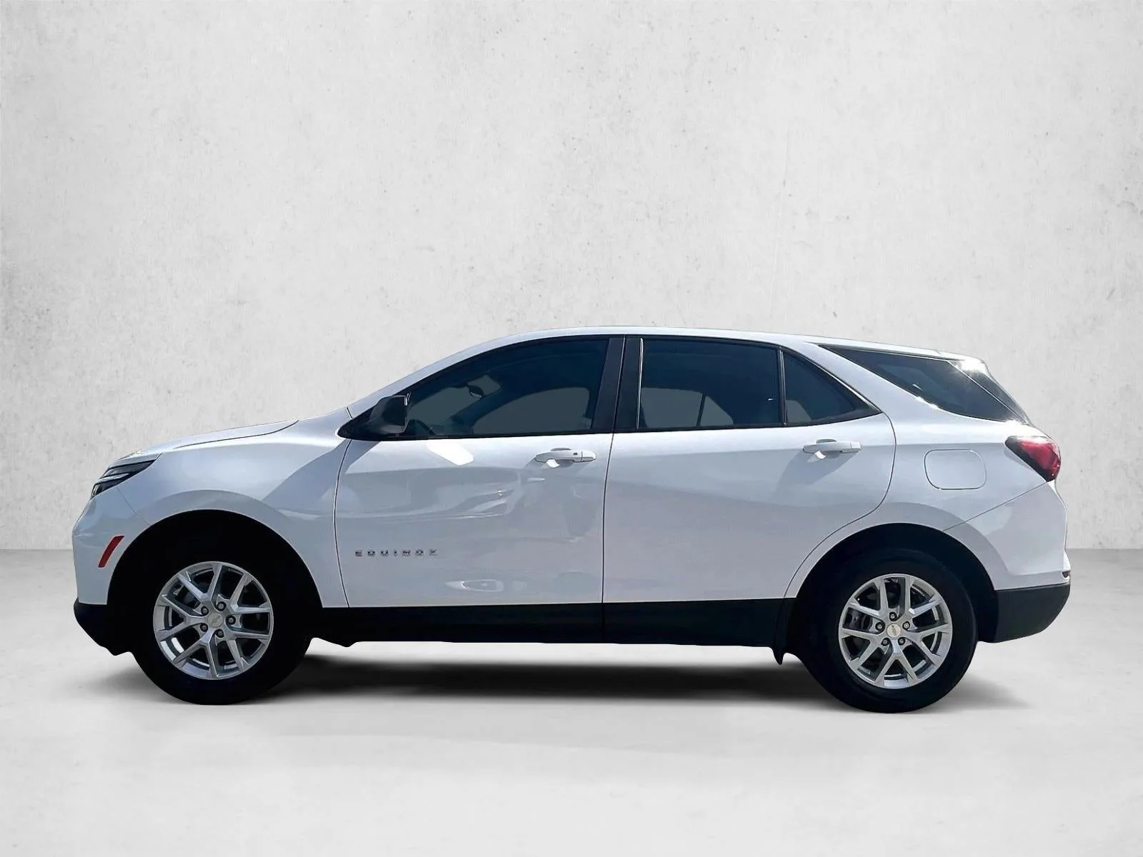 2024 Chevrolet Equinox LS photo 6