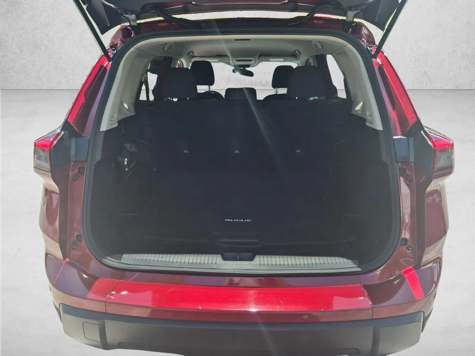 2025 Nissan Rogue FWD S photo 6