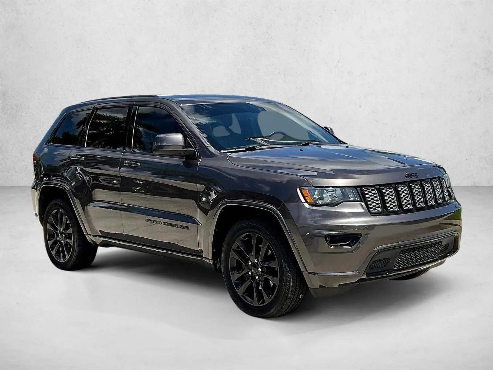 2018 Jeep Grand Cherokee Altitude 4x2 *Ltd Avail* photo 12