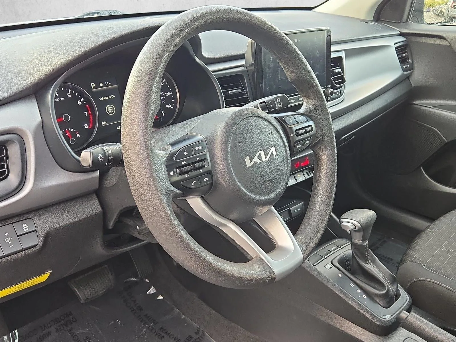 2023 Kia Rio 5-Door S IVT photo 10