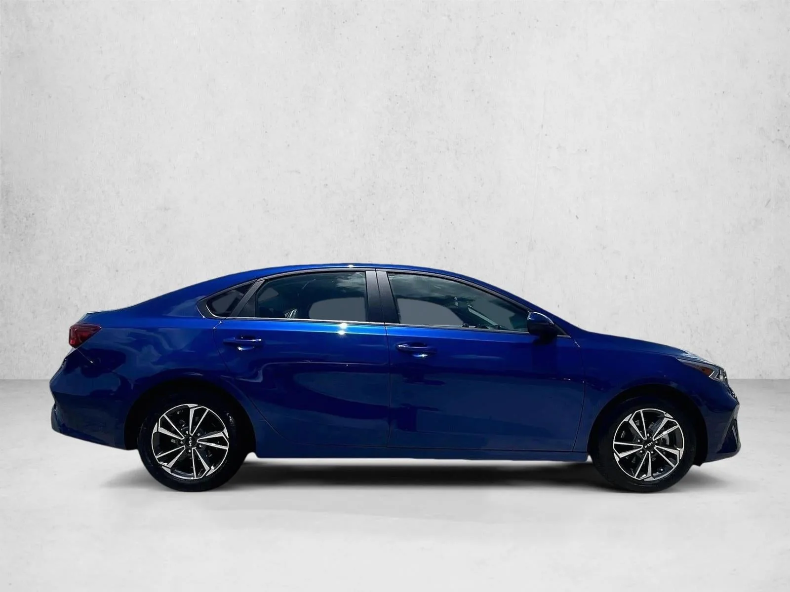 2024 Kia Forte LXS photo 5