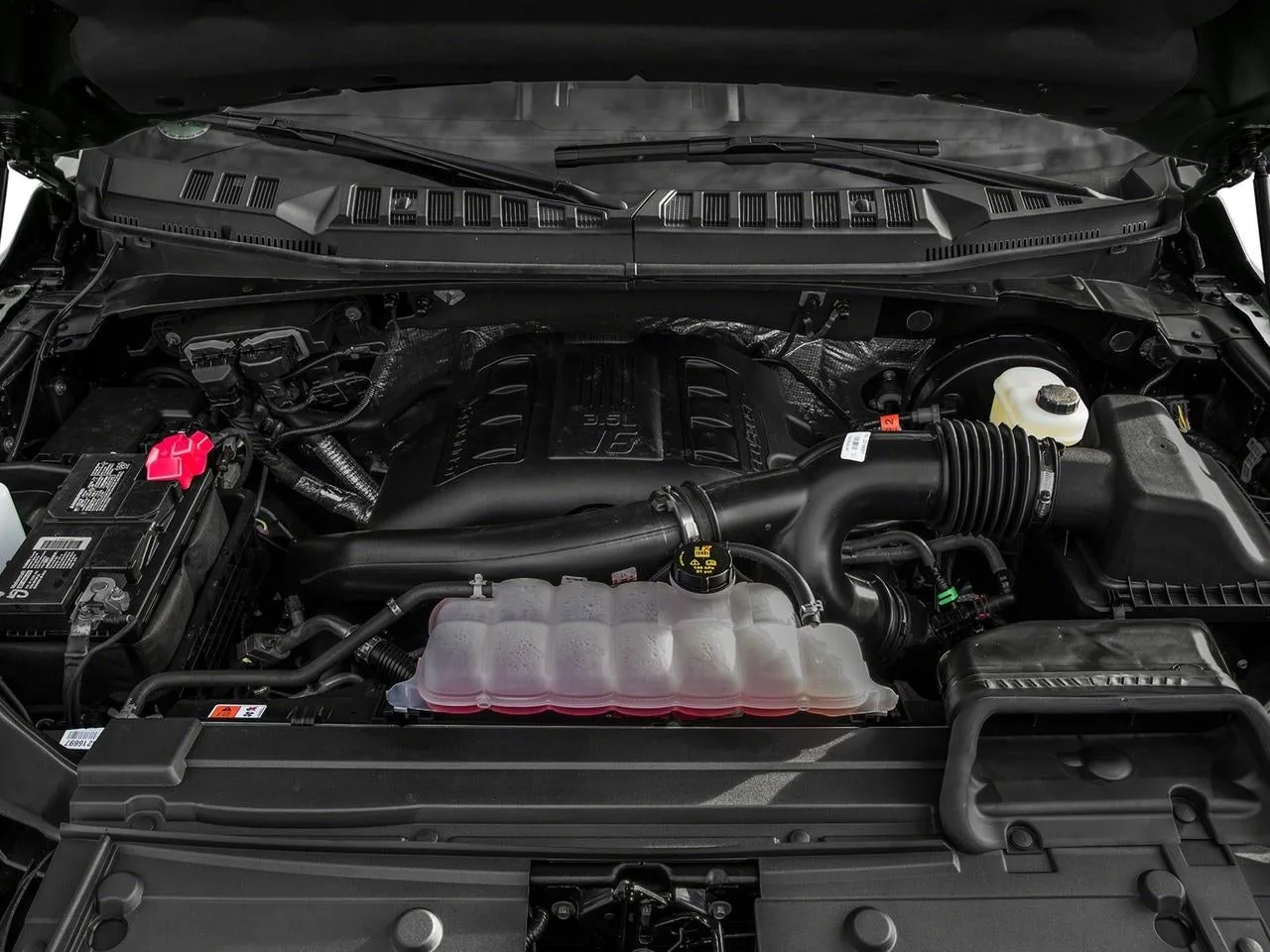 2017 Ford F-150 XLT 2WD SuperCrew 5.5' Box photo 12