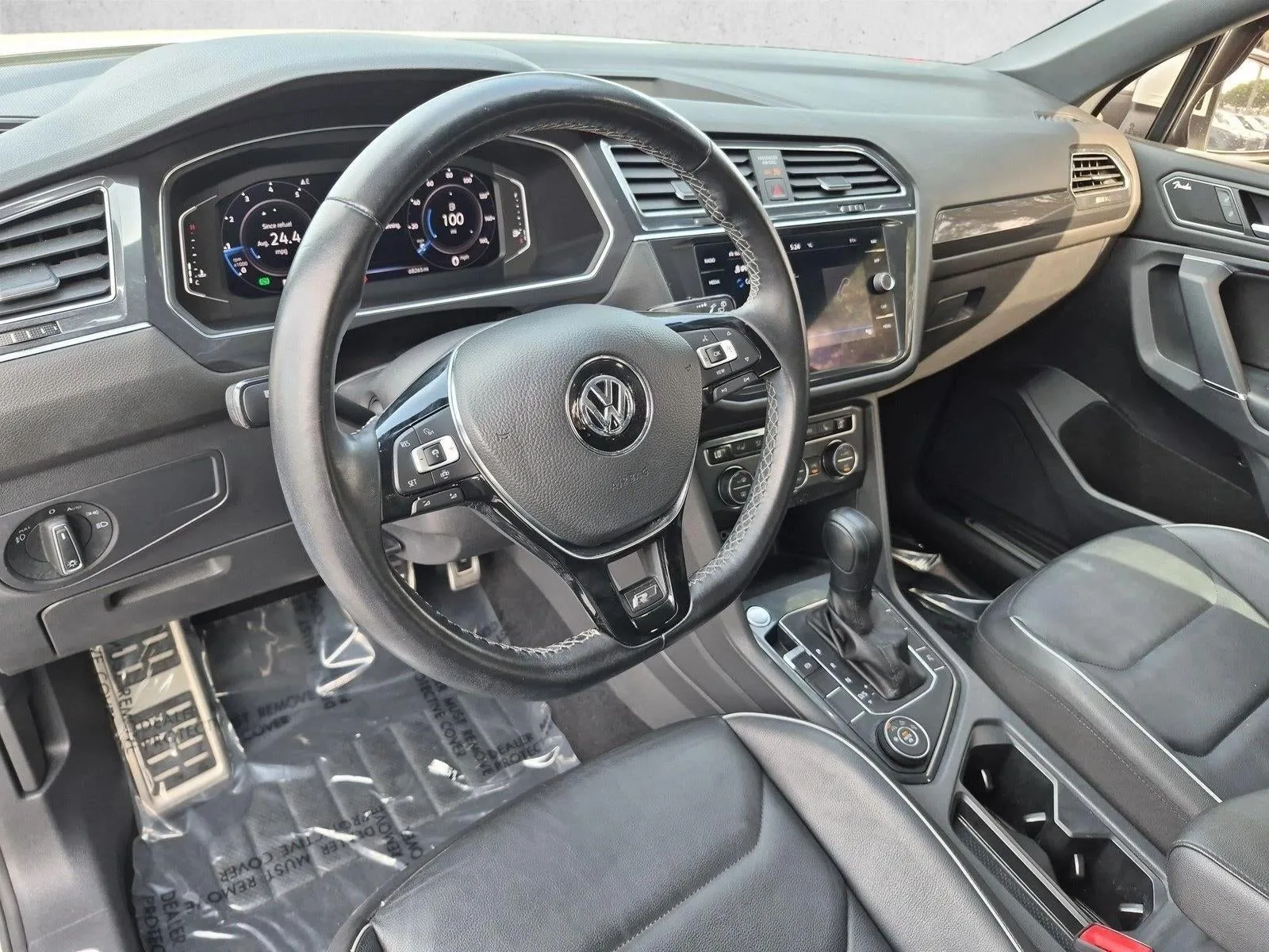 2020 Volkswagen Tiguan 2.0T SEL Premium R-Line photo 10