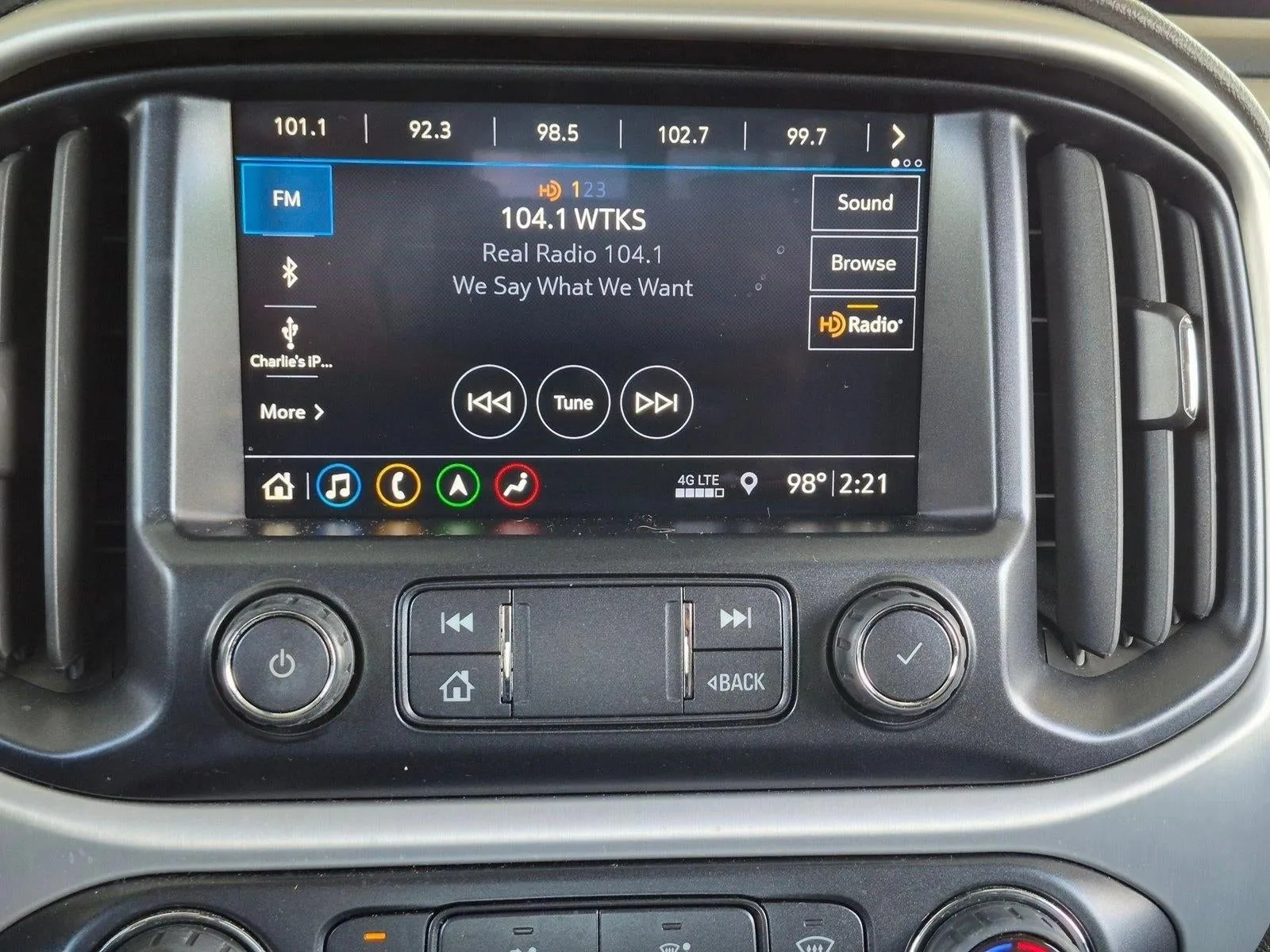 2019 GMC Canyon Crew Cab Short Box 2-Wheel Drive SLT photo 11