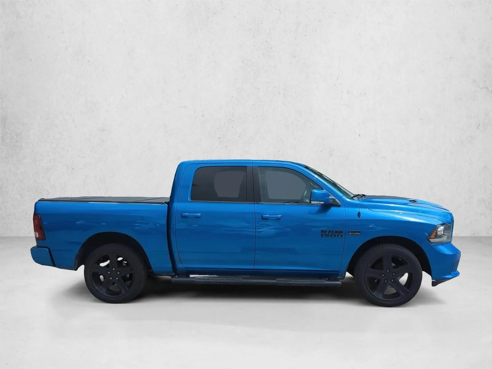 2018 RAM 1500 Sport 4x2 Crew Cab 5'7" Box *Ltd Avail* photo 3
