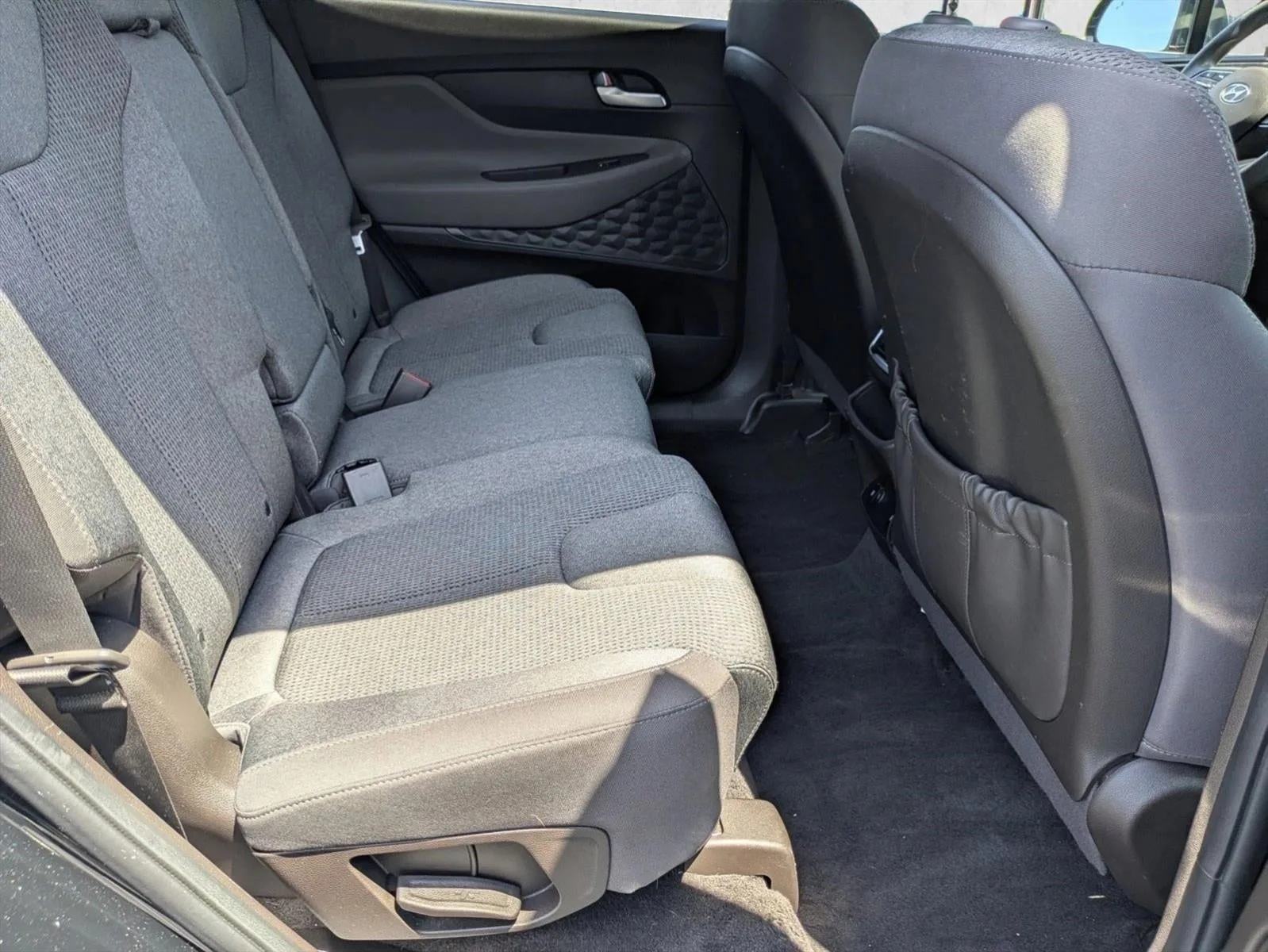 2019 Hyundai SANTA FE SEL 2.4L Auto FWD photo 17