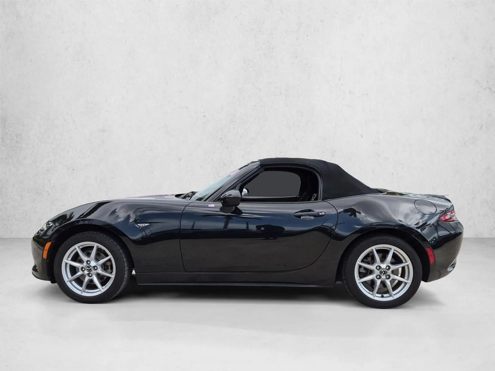 2016 Mazda MX-5 Miata 2dr Conv Auto Sport photo 9