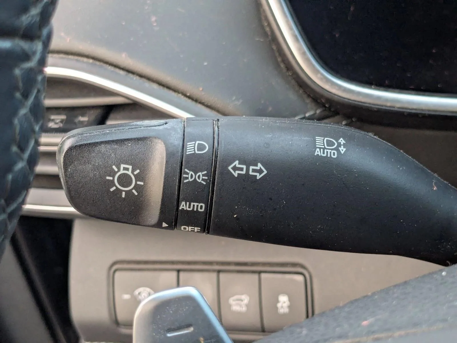 2023 Hyundai SANTA FE Hybrid SEL Premium AWD photo 6