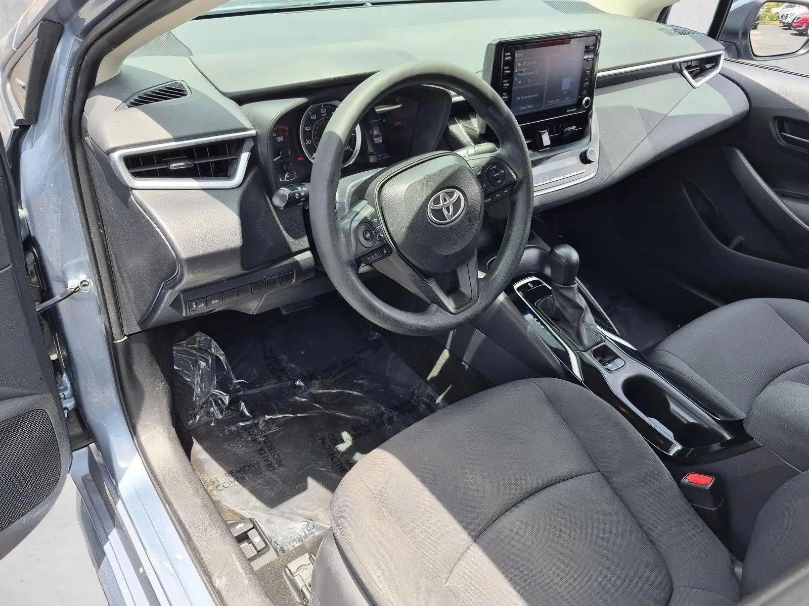 2022 Toyota Corolla LE photo 9
