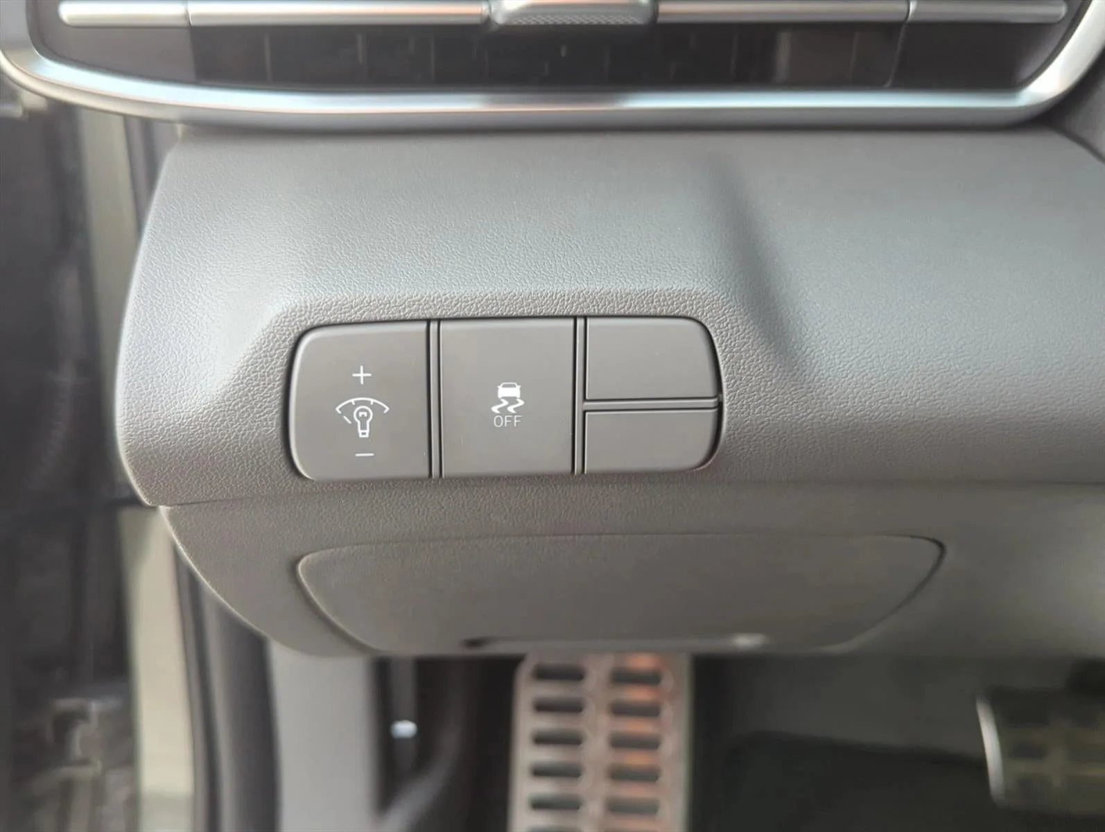 2025 Hyundai ELANTRA SEL Sport IVT photo 10