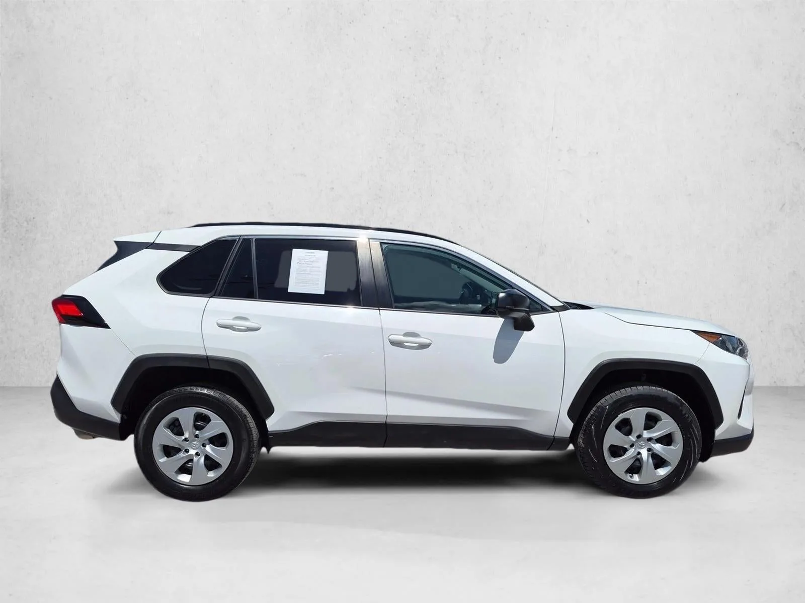 2019 Toyota RAV4 LE FWD (GS) photo 4