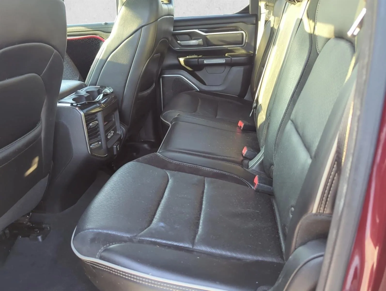 2019 RAM 1500 Laramie 4x2 Quad Cab 6'4" Box photo 8