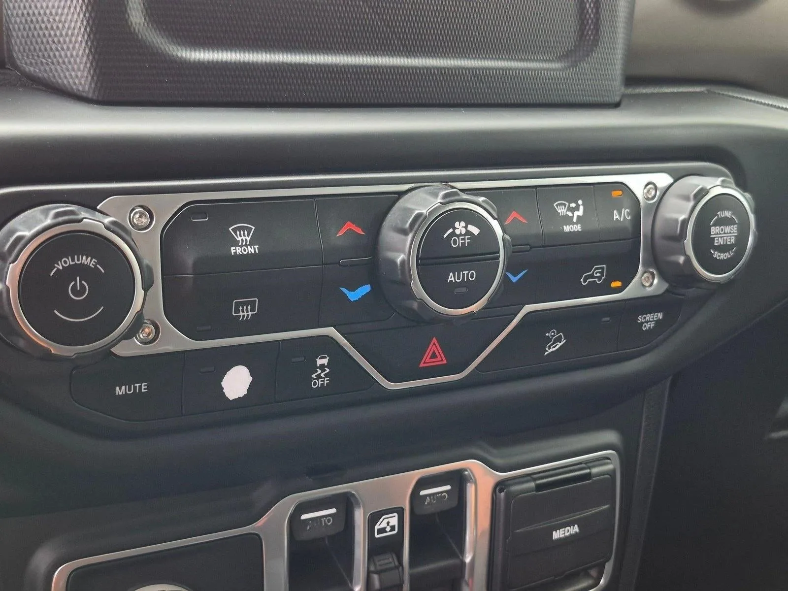 2018 Jeep Wrangler Unlimited Sport S 4x4 photo 9