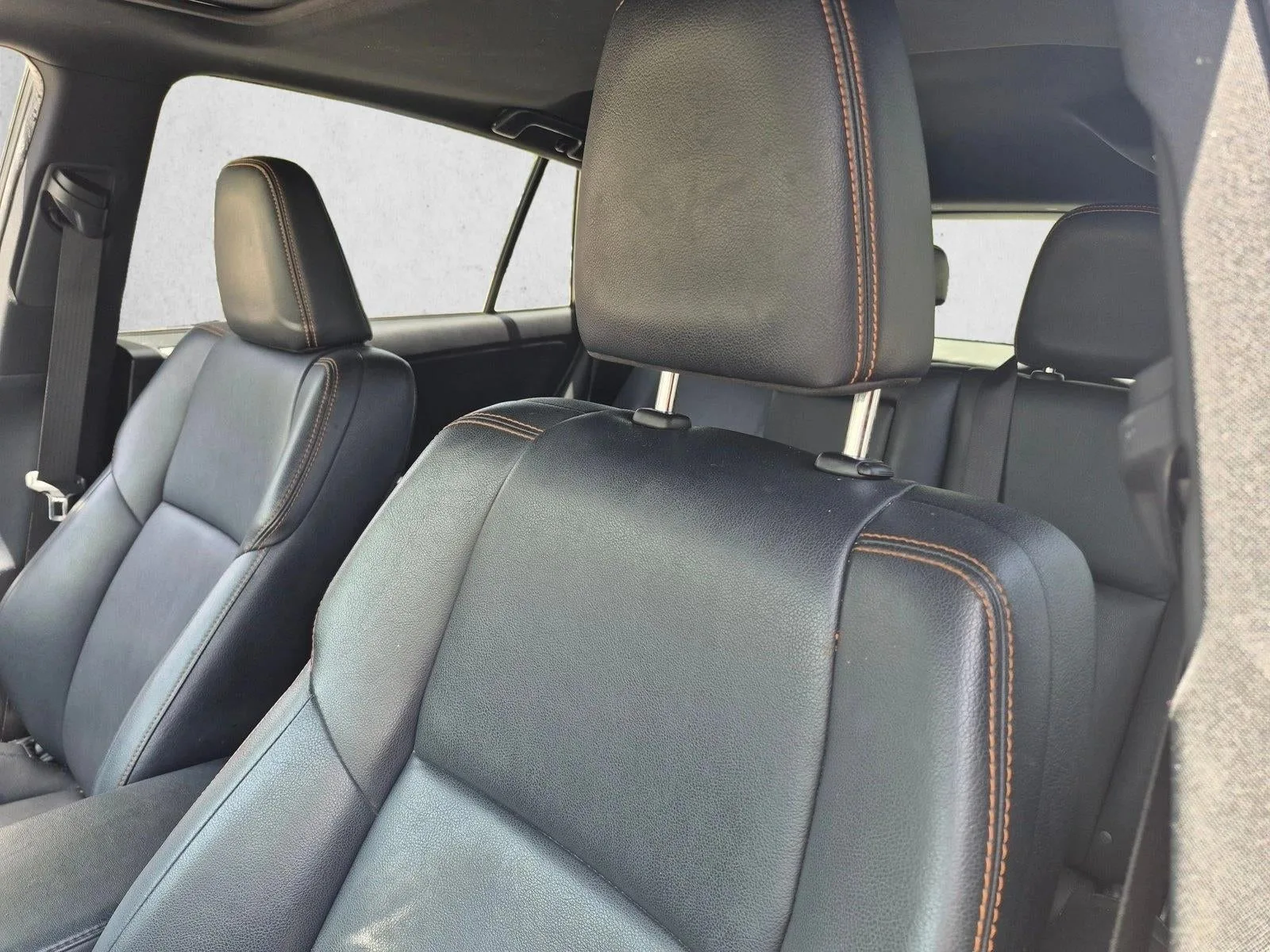 2016 Toyota RAV4 SE photo 6