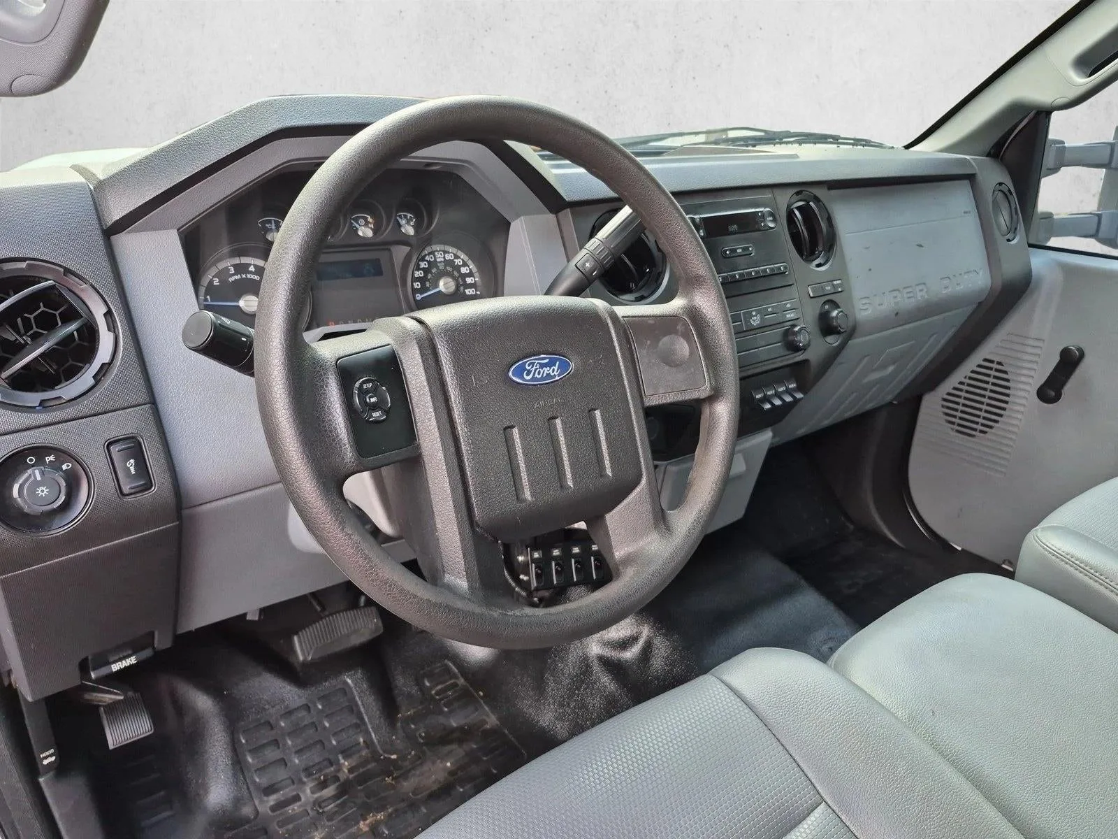 2016 Ford Super Duty F-350 DRW XL photo 10