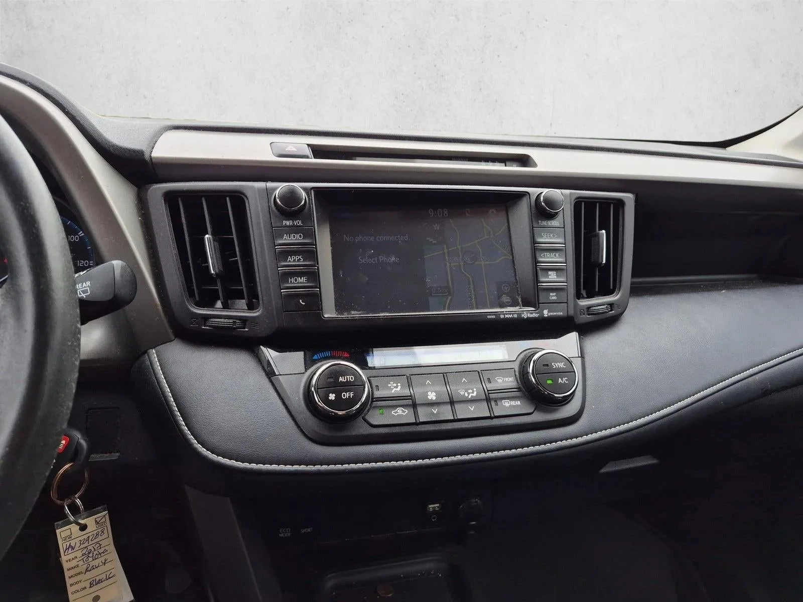 2017 Toyota RAV4 XLE FWD (GS) photo 9
