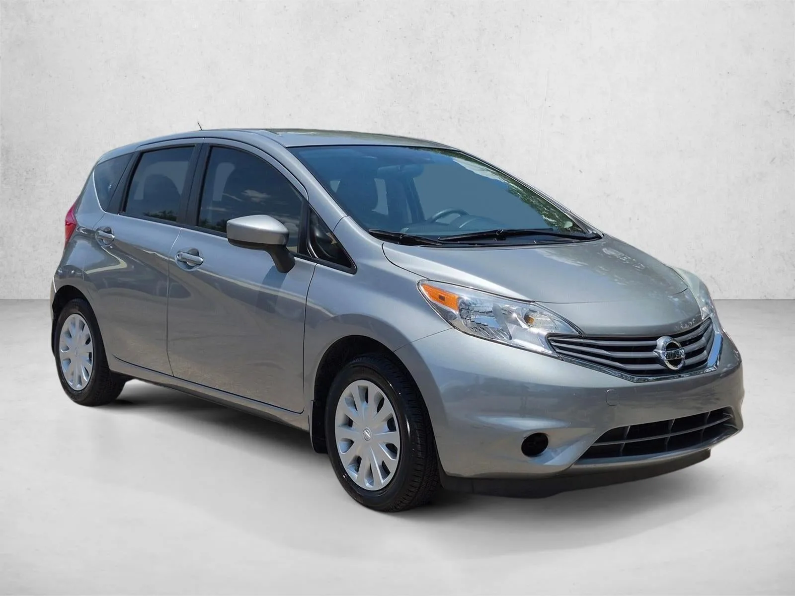 2015 Nissan Versa Note 5dr HB CVT 1.6 S Plus photo 3