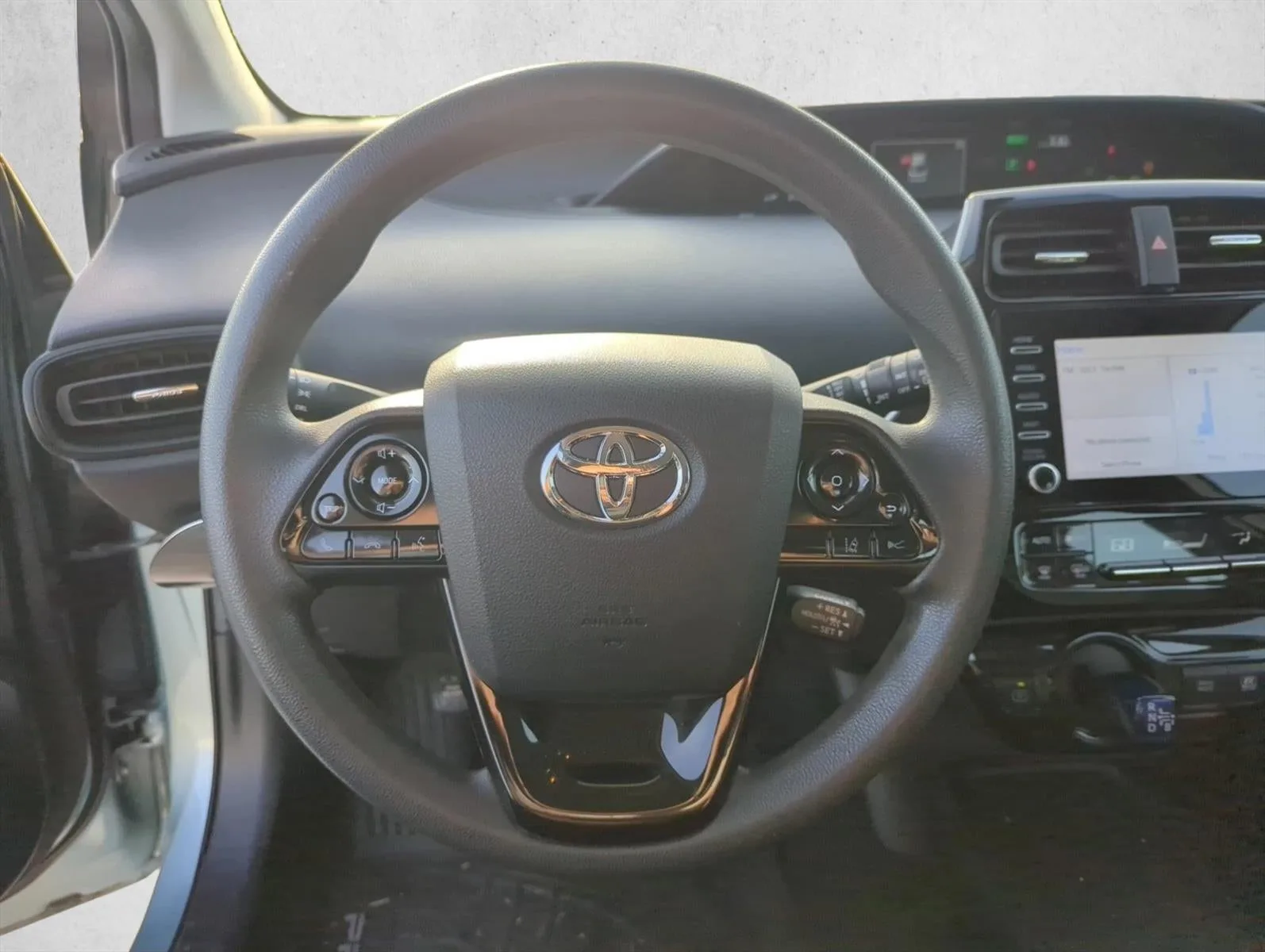 2020 Toyota Prius LE (Natl) photo 12