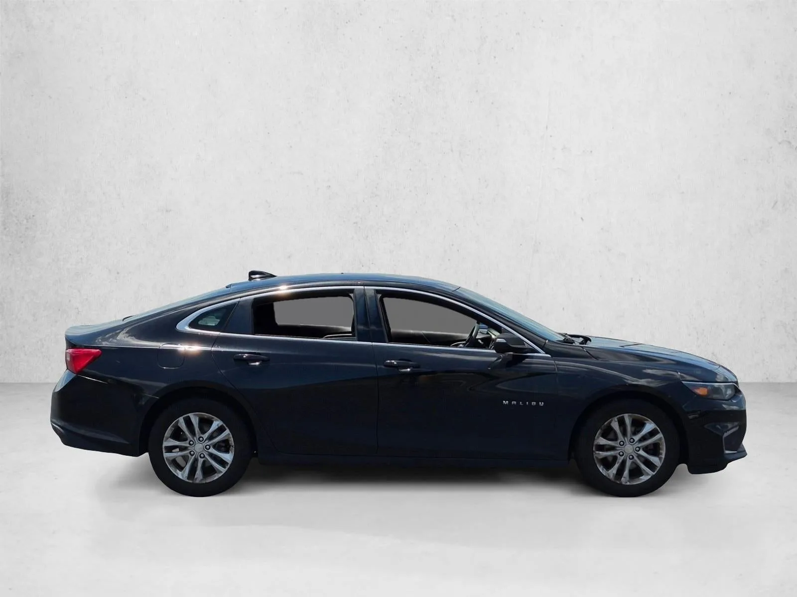 2018 Chevrolet Malibu LT photo 4