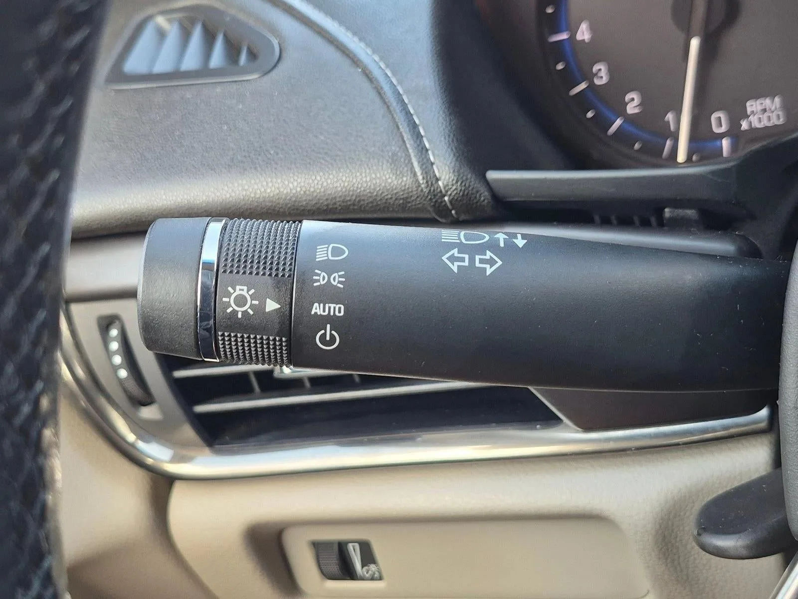 2015 Cadillac ATS Sedan 2.0L I4 RWD photo 6