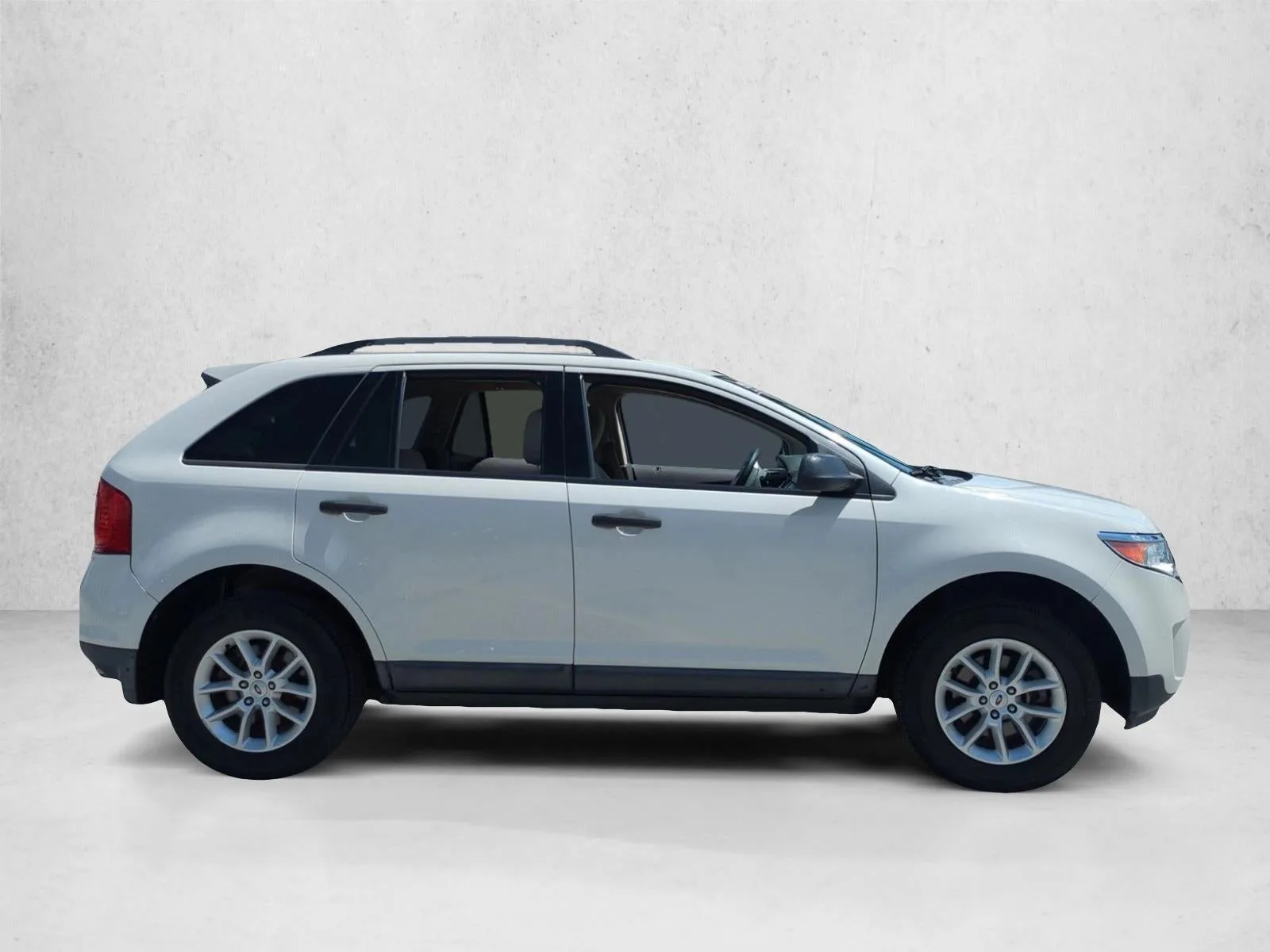 2013 Ford Edge 4dr SE FWD photo 4