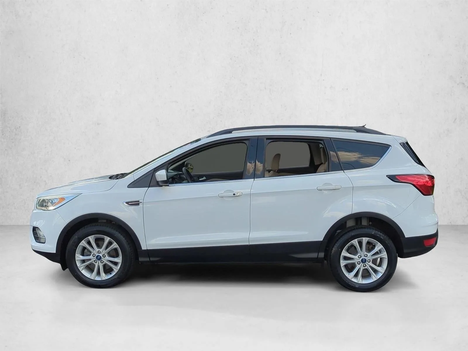 2019 Ford Escape SEL FWD photo 9