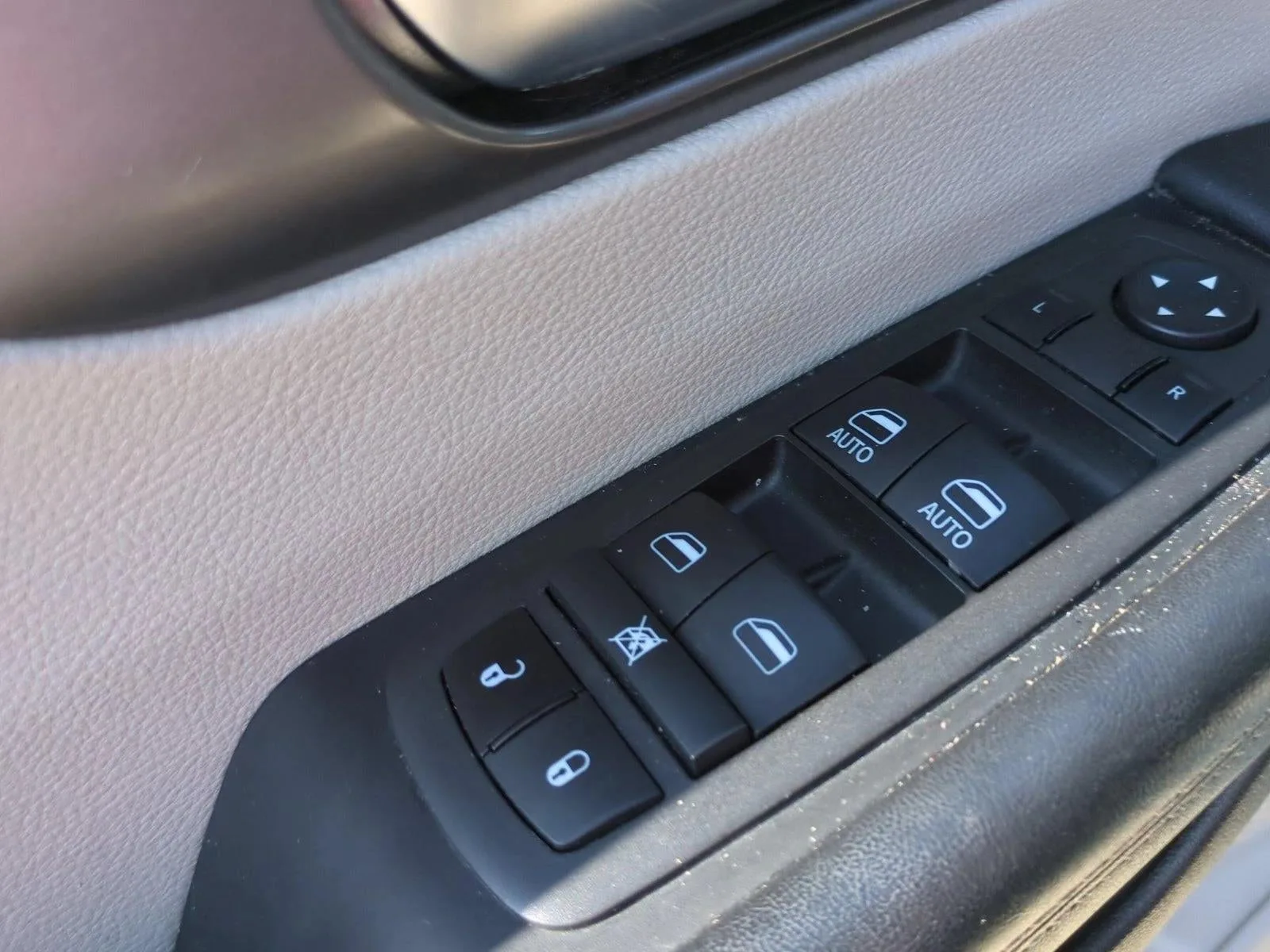2022 Chrysler Pacifica Hybrid Touring L FWD photo 12