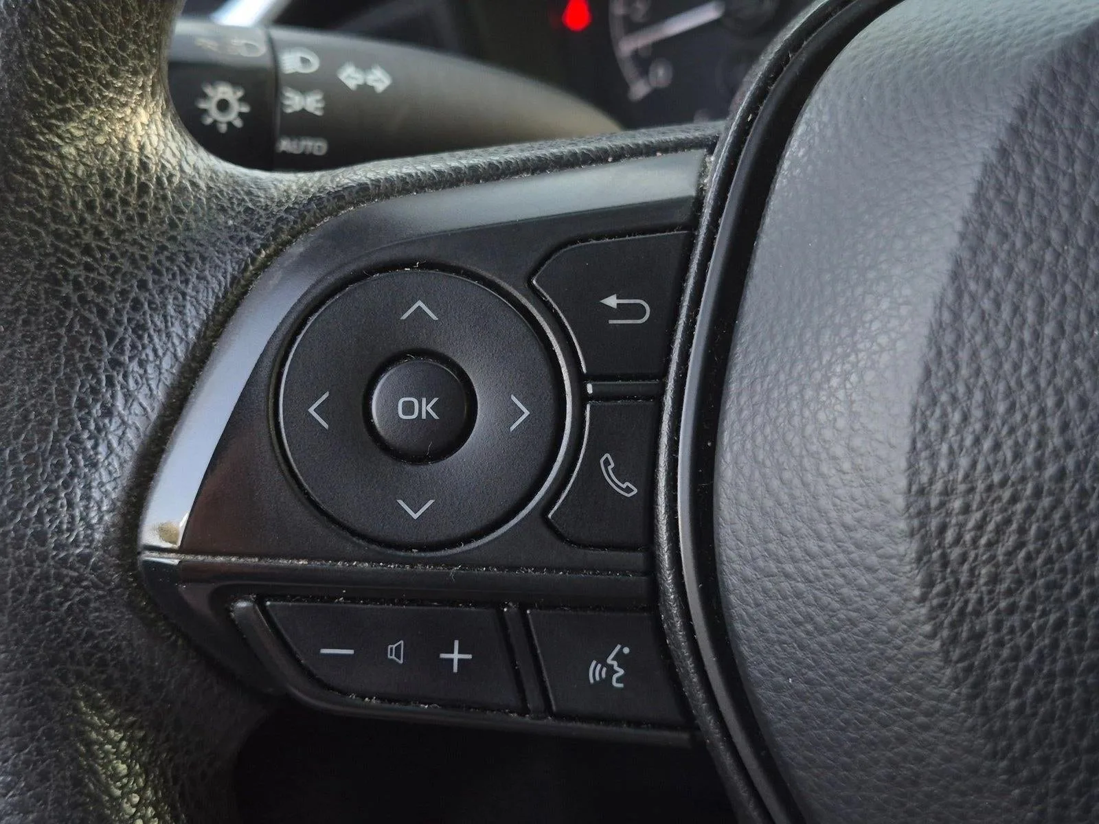 2020 Toyota Corolla LE CVT (Natl) photo 7