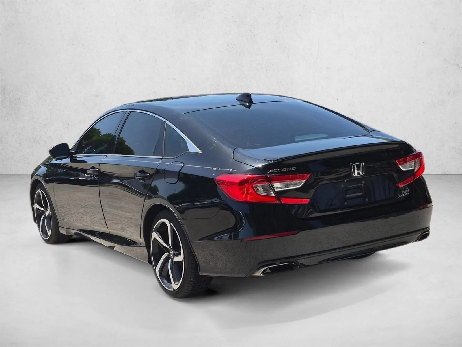2018 Honda Accord Sport 2.0T photo 4