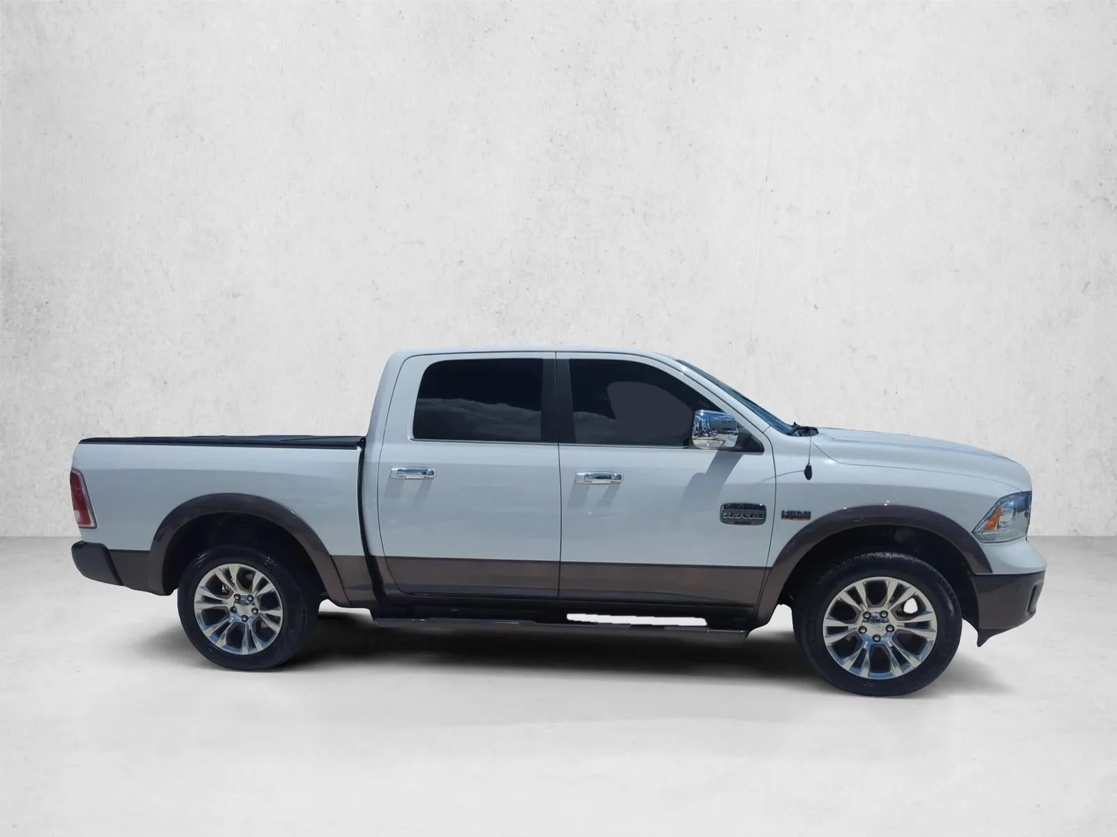 2018 RAM 1500 Longhorn 4x4 Crew Cab 5'7" Box *Ltd Avail* photo 4